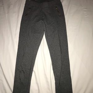 Gray cropped leggings